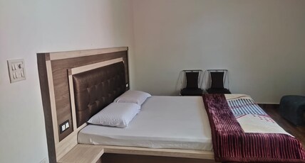 HOTEL DOLPHIN Room Type - Semi Deluxe
