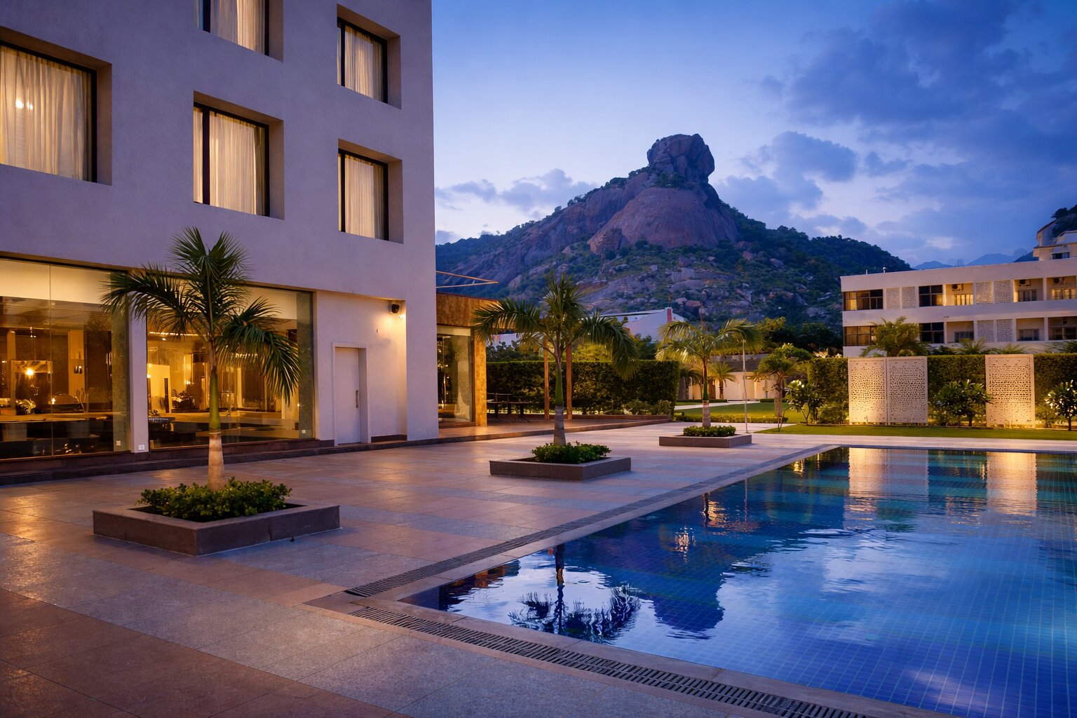 Hillcrest Hotel and Resort - Tap to explore photos