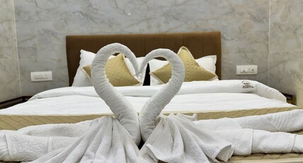 Elliott INN A.C Rooms and Dormitory Room Type - Executive Rooms