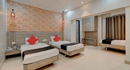 VIKRANT HOTEL Room Type - Deluxe Ac VIKRANT HOTEL Room Type - Deluxe Ac