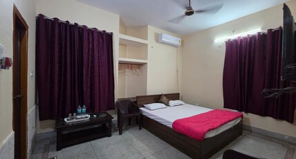 Krishnas Homestay Room Type - Private Deluxe Bedroom