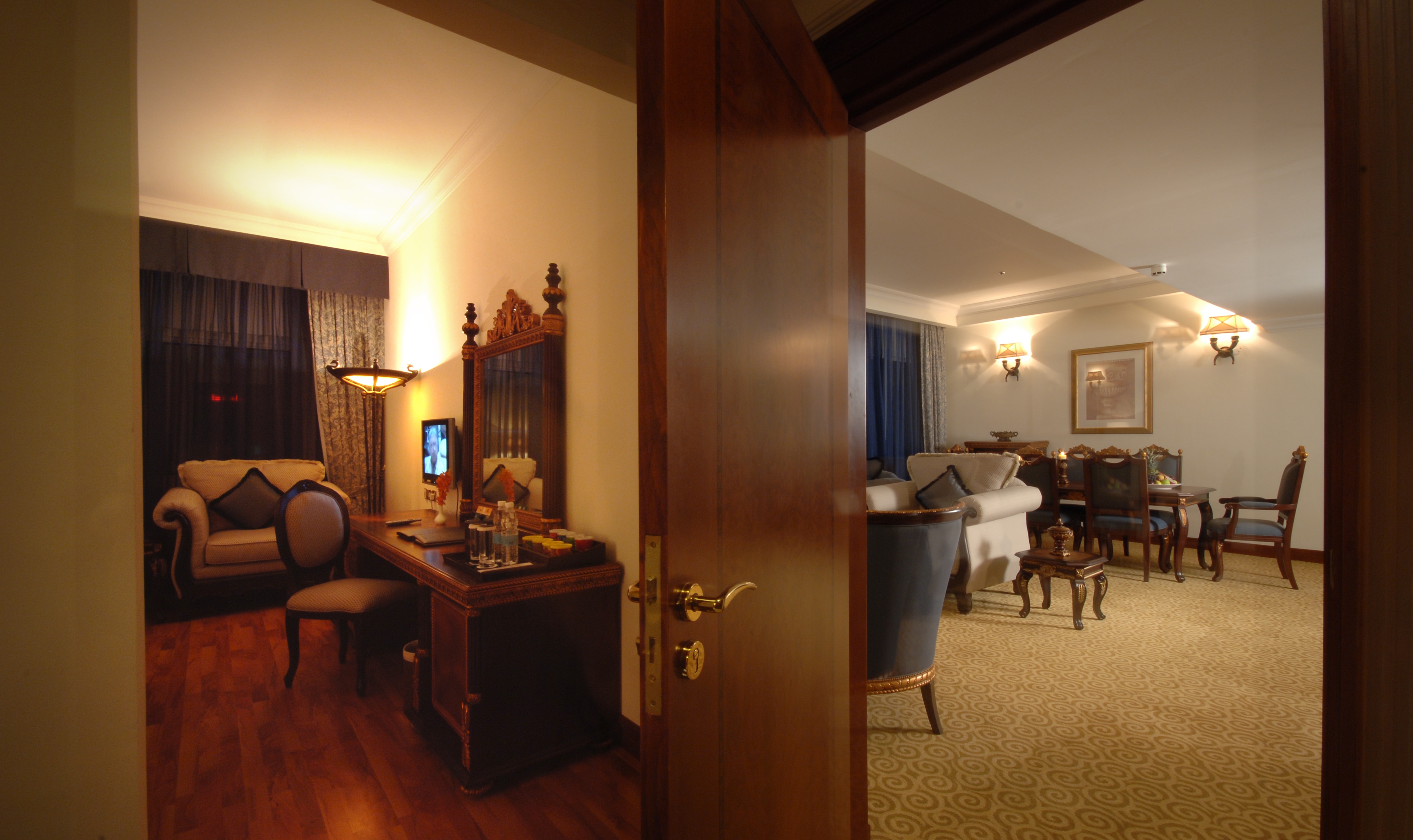 Grand Excelsior Hotel Bur Dubai - Tap to explore photos