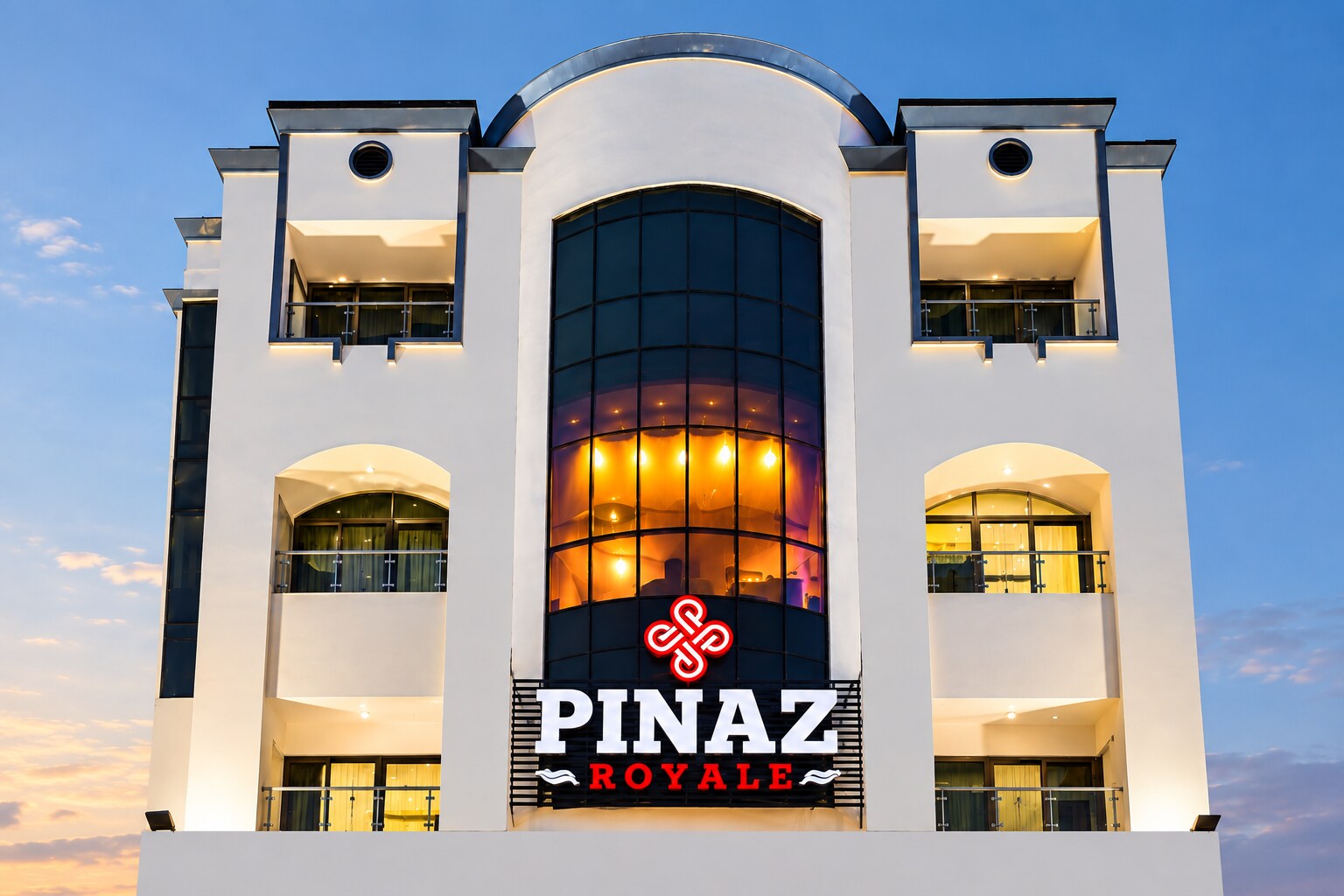 Pinaz Royale - Tap to explore photos