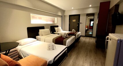 Nouvo City Hotel Room Type - Superior Classic Twin Room with Extra Bed