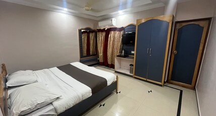 Hotel Parash New (A complete family hotel) Room Type - Super Deluxe Double Bed AC Room (NO stags allow only For Family and Couple only) Hotel Parash New (A complete family hotel) Room Type - Super Deluxe Double Bed AC Room (NO stags allow only For Family and Couple only)