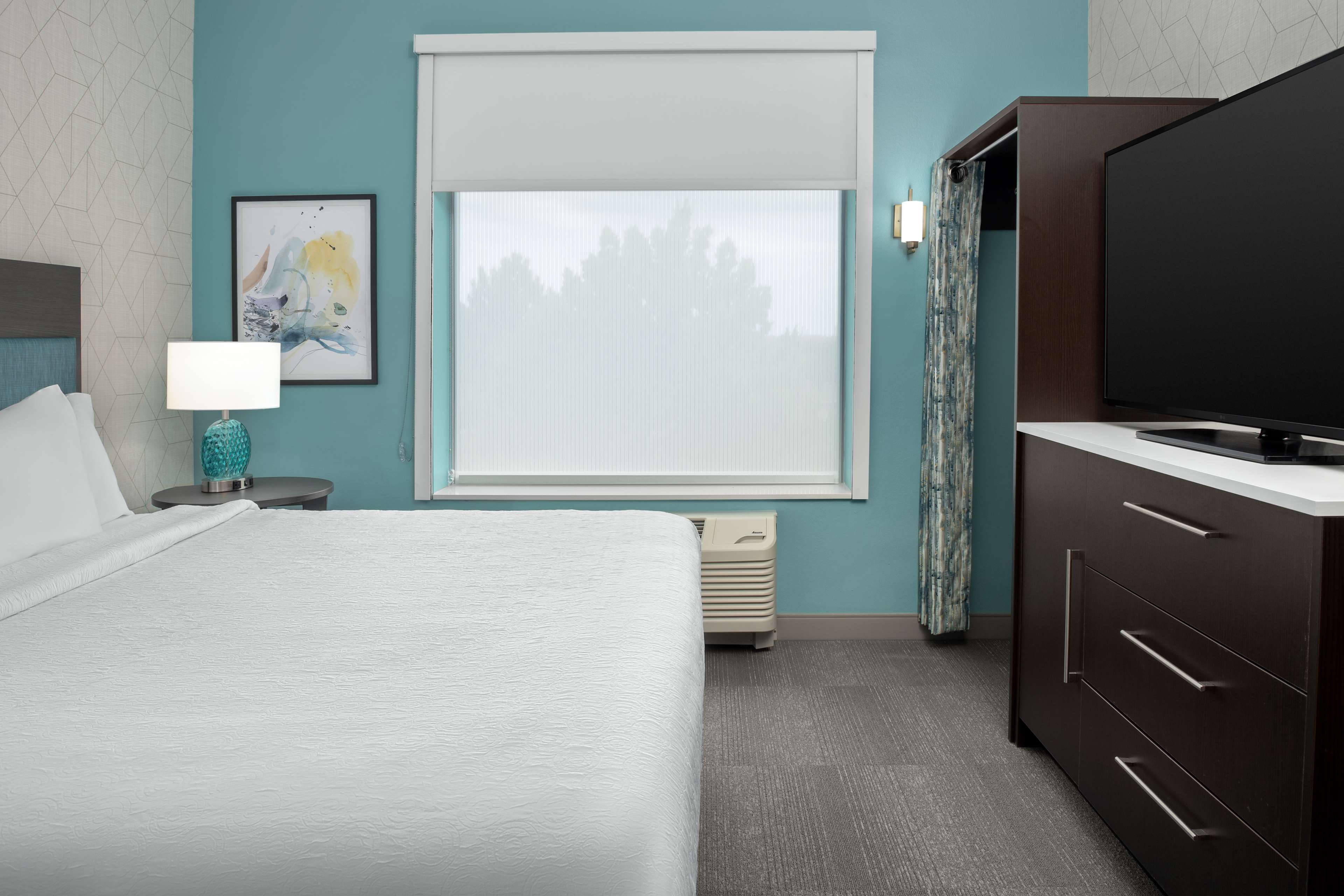Home2 Suites by Hilton Orlando Southeast Nona - Tap to explore photos
