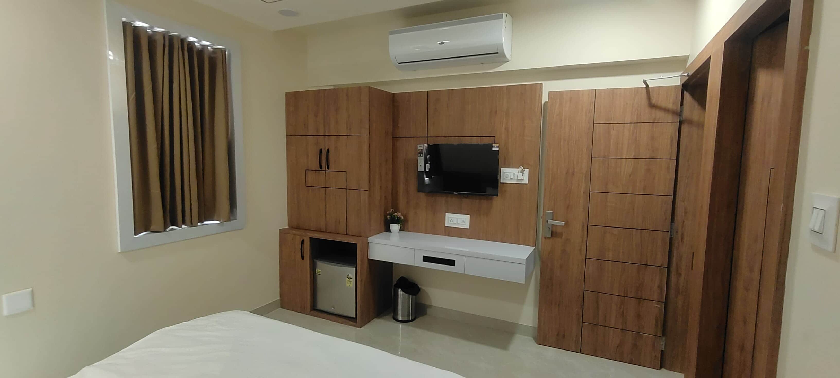 Sai Paying Guest House - Tap to explore photos