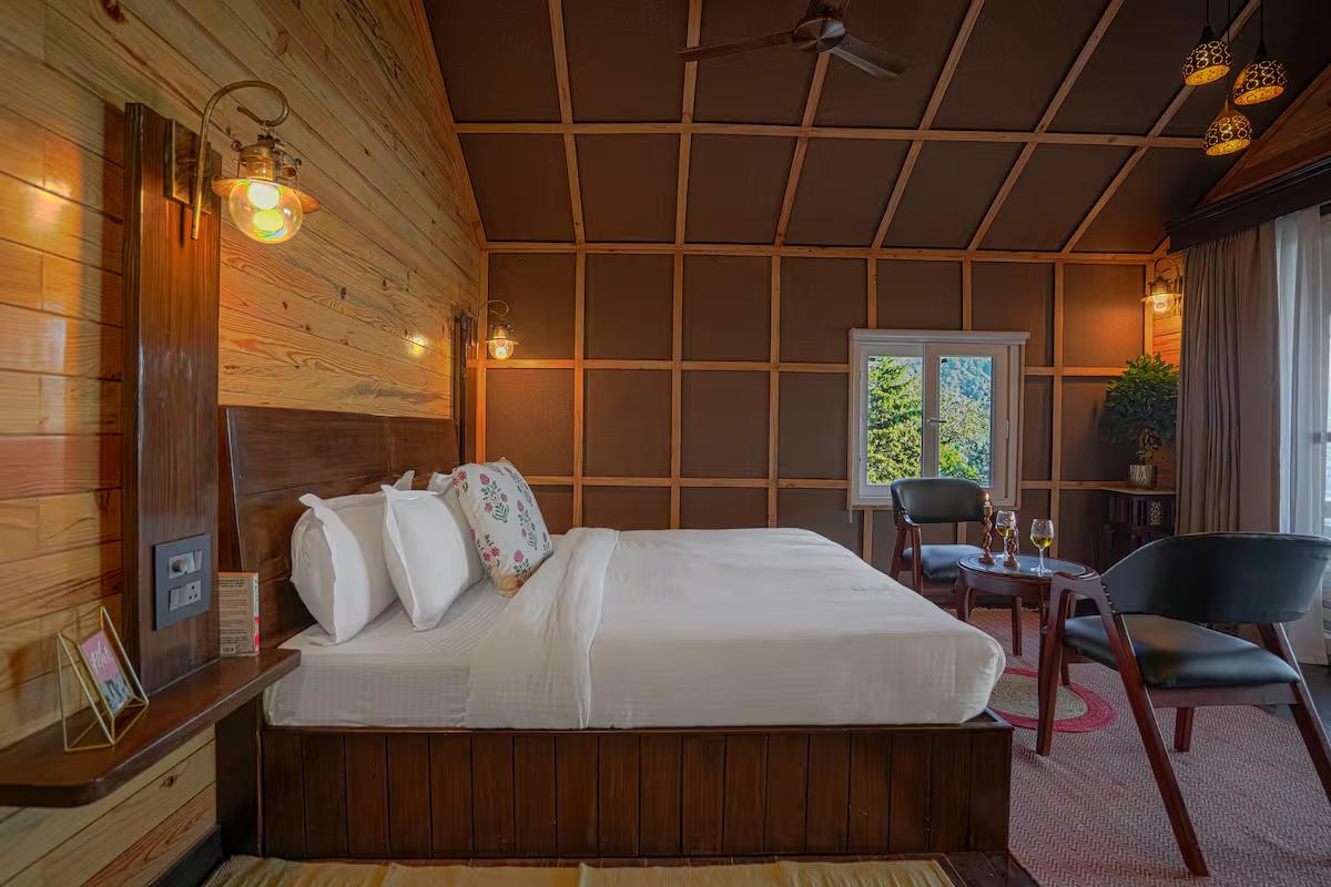 The Pelican - Cottage with private indoor Jacuzzi - Tap to explore photos