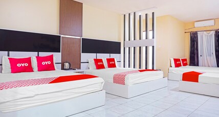 COLLECTION O 91331 Hotel Grand Saota Soppeng Room Type - Indonesia Suite Family