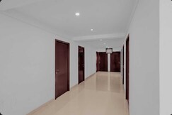 Townhouse Hillview Tirupati Formerly Hotel Looranova