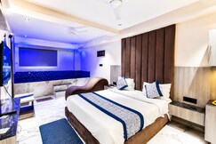 Address of Hotel Palladium Lake