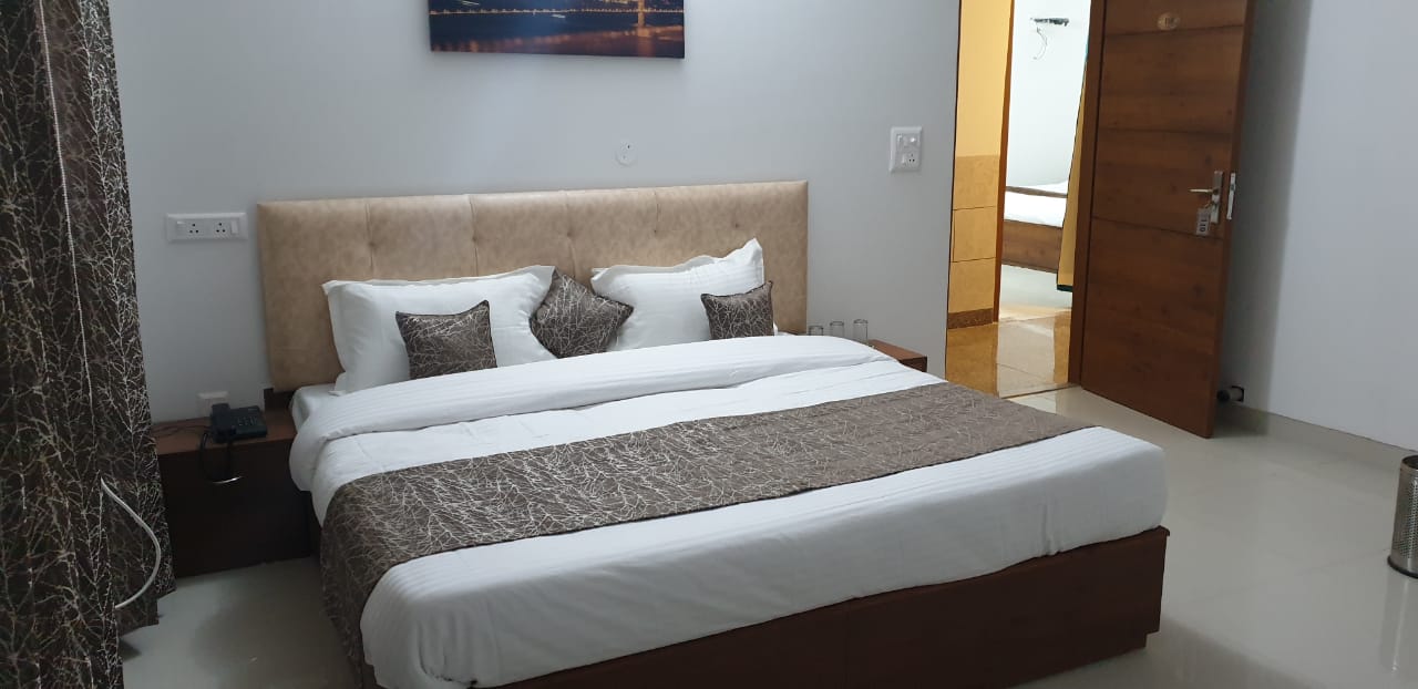 Hotel Orient View - Tap to explore photos