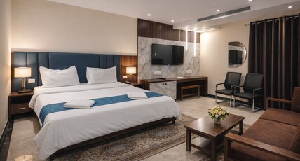 Hotel Sarweshwary Room Type - Superior Room