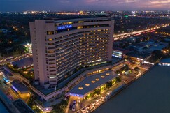 Dusit Thani Manila Hotel