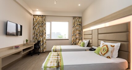 Hotel Silver Oak @ Sector 39 Room Type - Deluxe Twin Bed Room