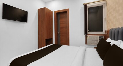 Collection O Mall Of Avadh Formerly Rama Inn Room Type - Deluxe Room