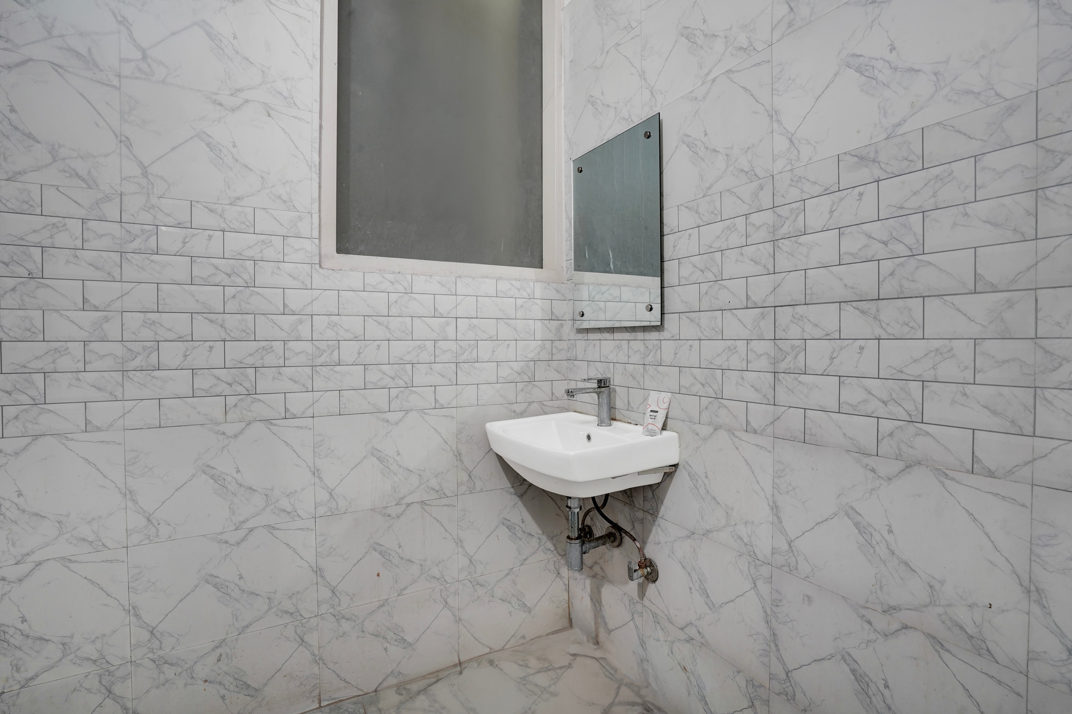 Super Hotel O by OYO Sector 52 Chandigarh ISBT Road Formerly Hari Residency - Tap to explore photos