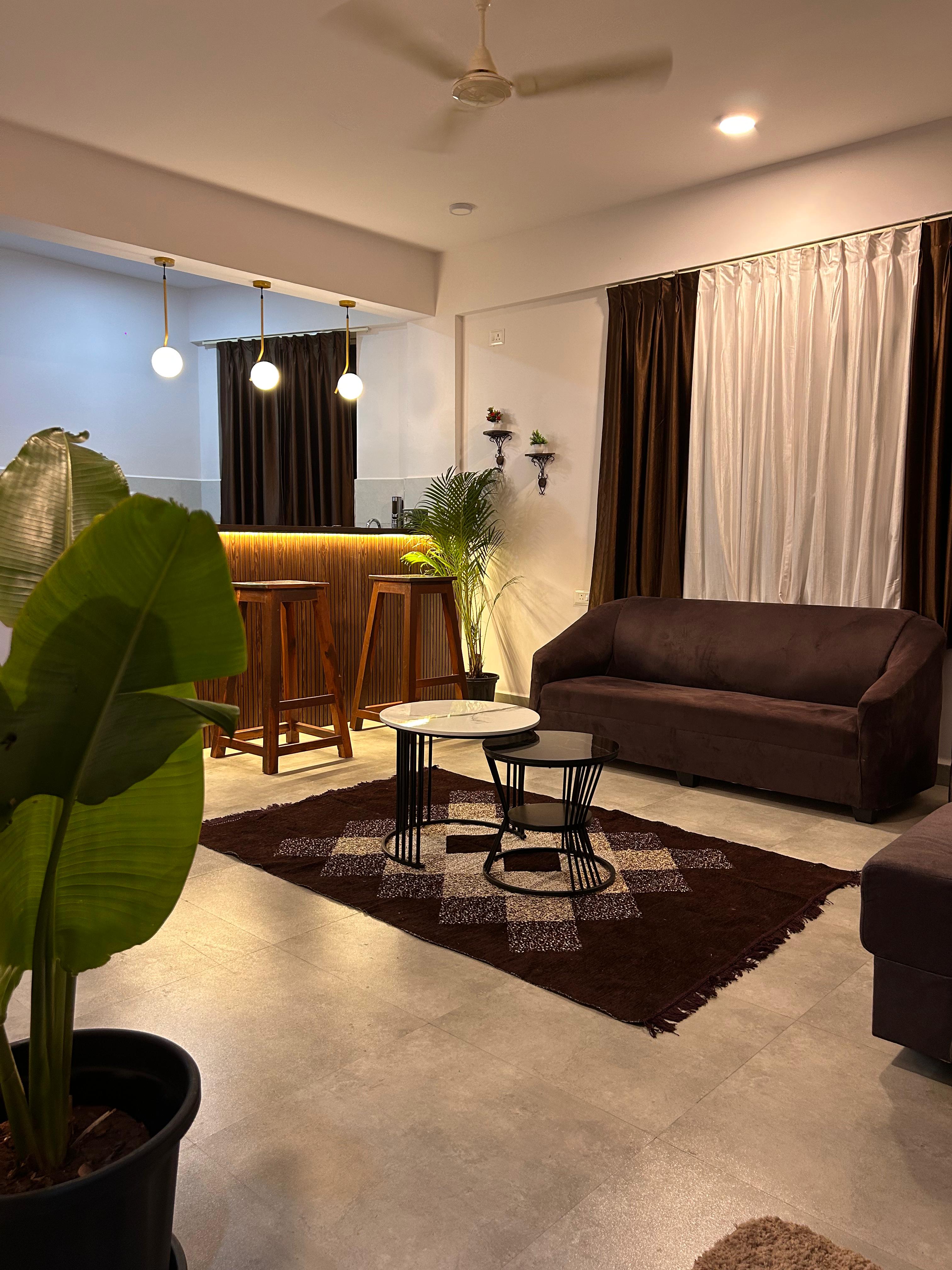 Sam stays - Tap to explore photos