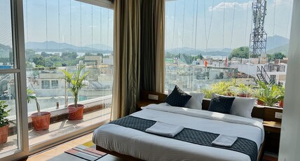 Hotel Pushp Sara  Lake View Room Type - Lake View Suite Room