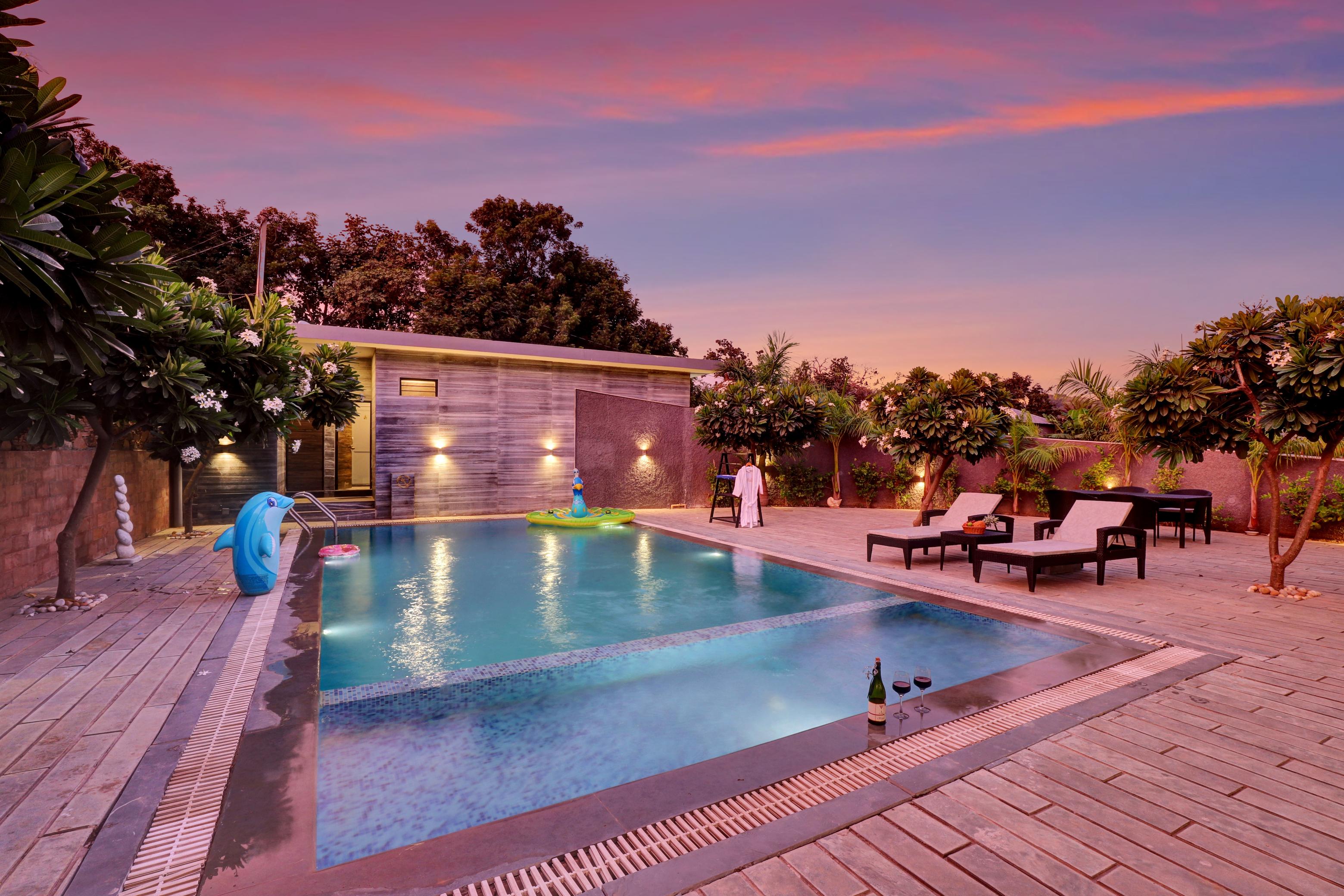  Luxurious 1bhk Villa in Udaipur By Elilux - Tap to explore photos