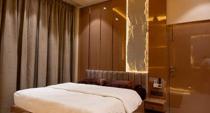 Assam Royale Homestay Room Type - Deluxe Room With Balcony And City View 201