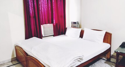 Hotel Raj Regency Room Type - Deluxe Room