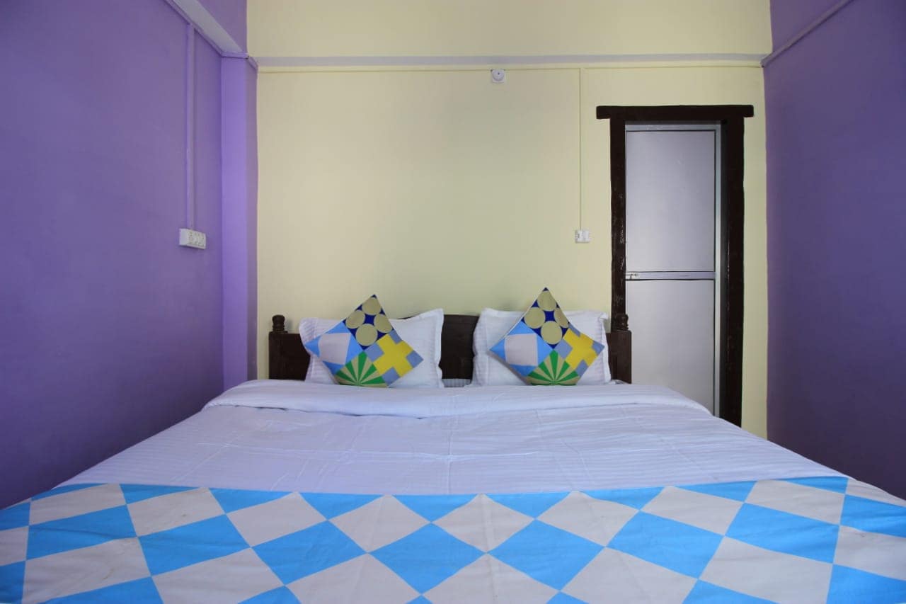 SHRI SAI GUEST HOUSE - Tap to explore photos