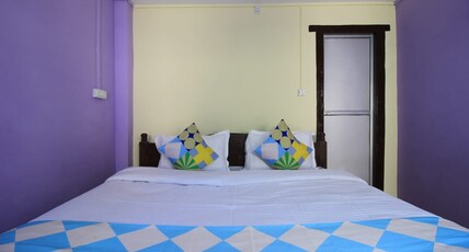 SHRI SAI GUEST HOUSE Room Type - Deluxe Room