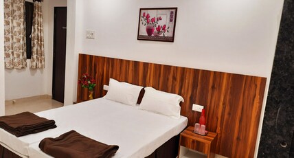 Sunshine Stay Room Type - Deluxe AC Room