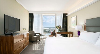 Hilton Tel Aviv Hotel Room Type - GRAND SEA VIEW ROOM