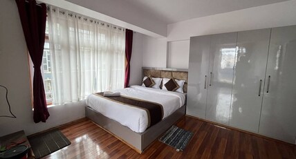 Royal Vista Guest House Room Type - Deluxe Room with Balcony