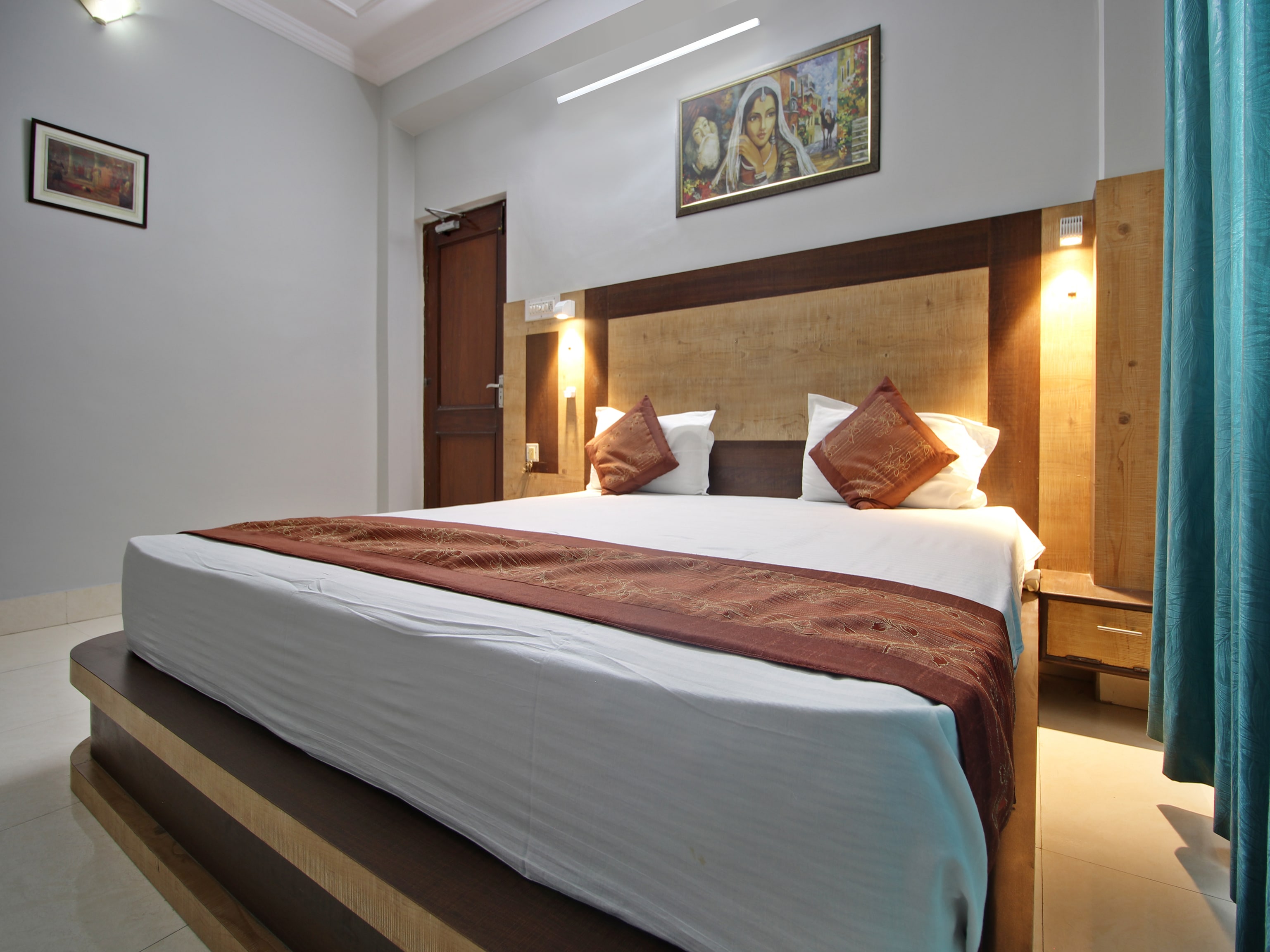 Hotel Jaisingh Palace - Tap to explore photos