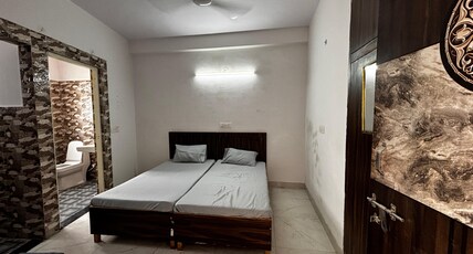Z Express Strive, Near Max Multi Speciality Room Type - Deluxe Twin