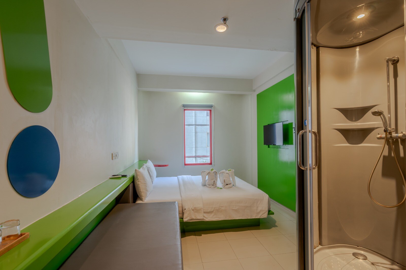 POP Hotel Kuta Beach Bali - Tap to explore photos