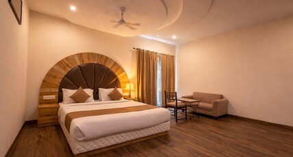 Devi Palace - Monsoon Palace View Resort Room Type - Luxury AC Suite