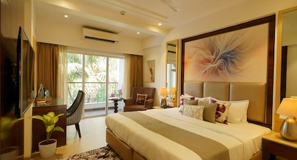 Perfectstayz Premium Grand Inn Room Type - Executive room with Balcony and Pool view Perfectstayz Premium Grand Inn Room Type - Executive room with Balcony and Pool view