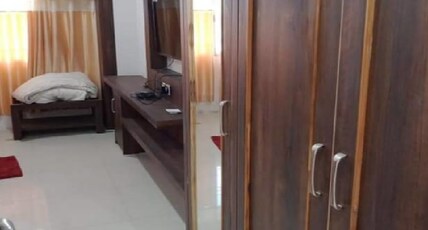 Hotel Pratiksha  Room Type - Luxury Room - Bath Tub