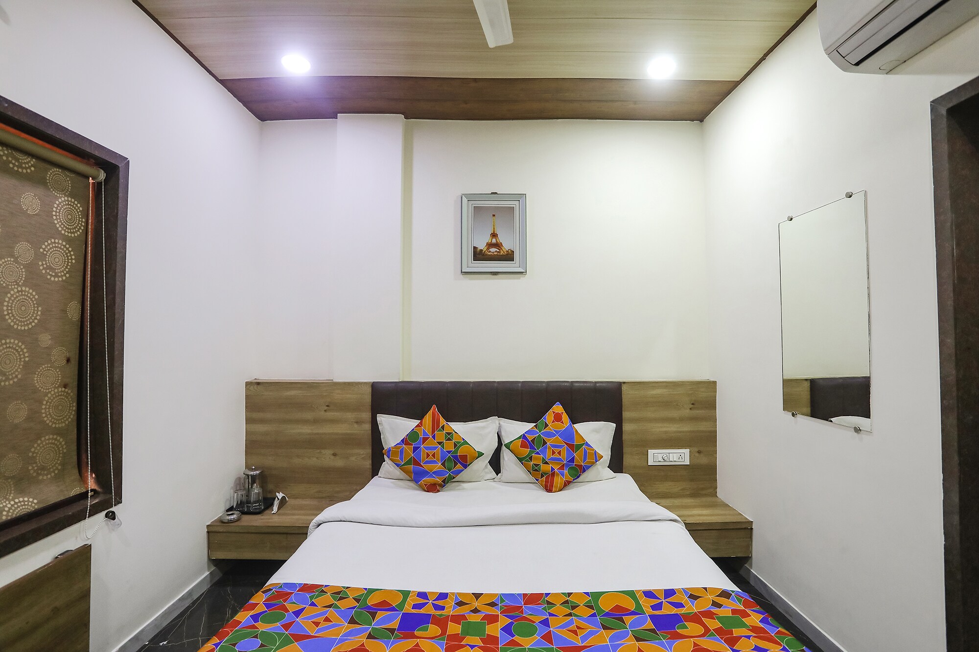 FabHotel Vedanta Inn - Nr. Sitabudli Fort - Tap to explore photos