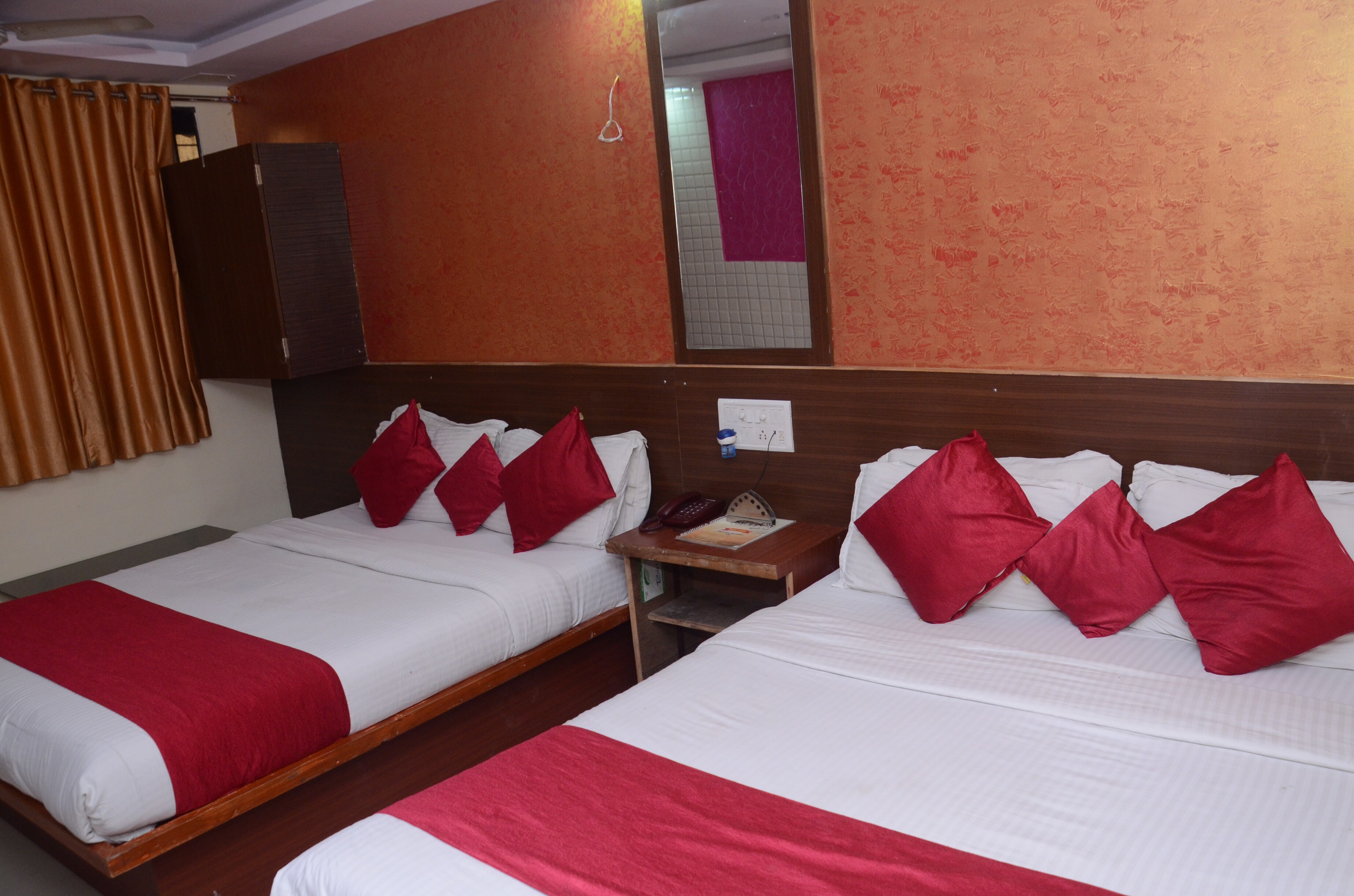 Hotel Sai Leela - Tap to explore photos