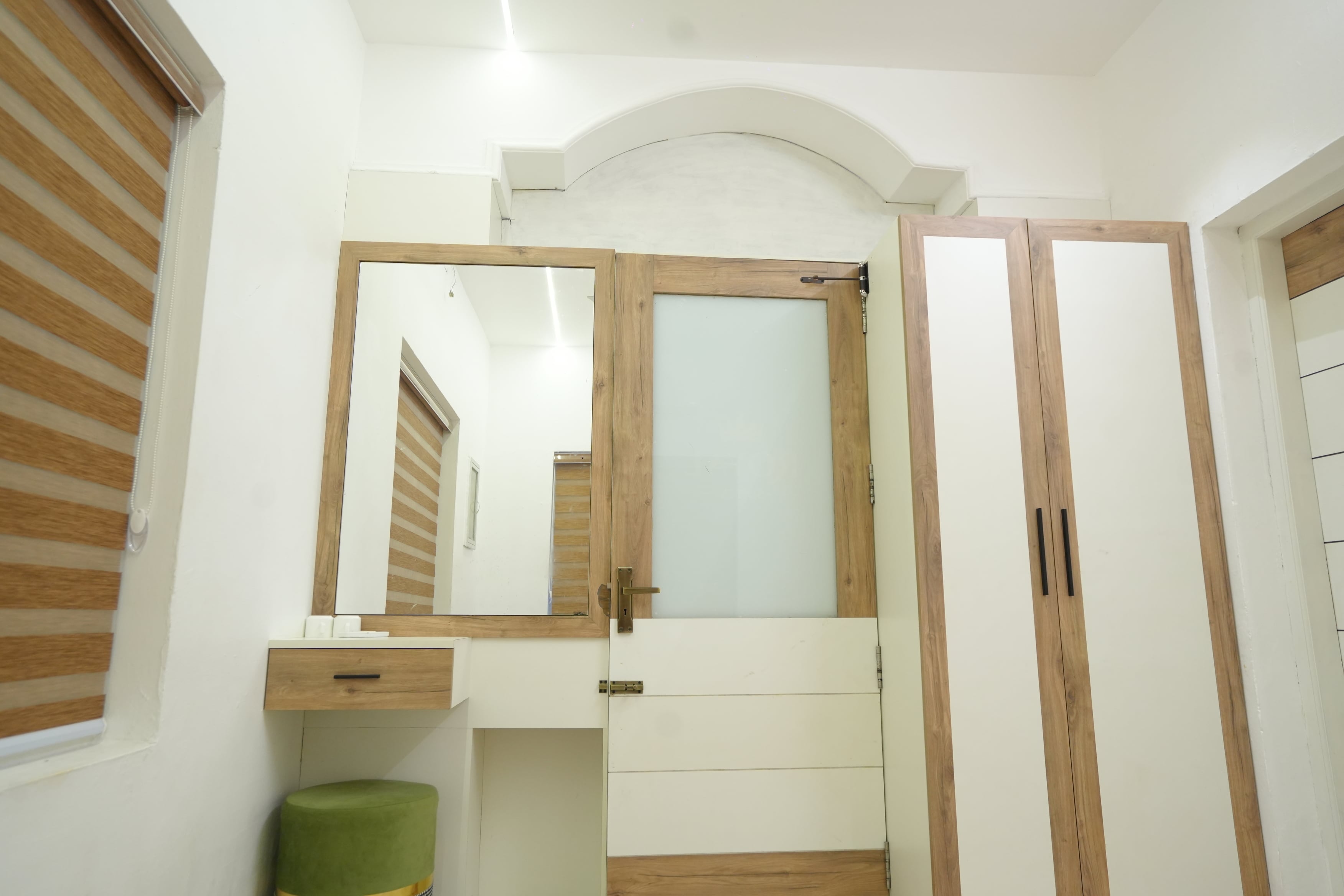 Royal Suites Homestay - Tap to explore photos