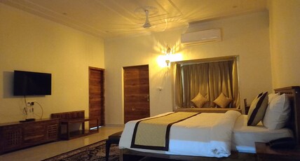 Roop Garh Palace, Jaipur Room Type - SHAHI VILLA (DOME)