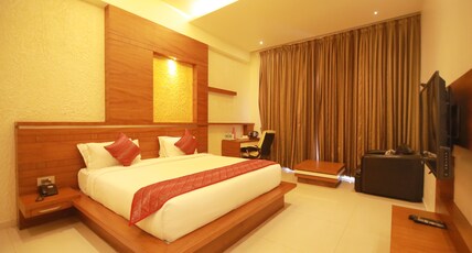 Pioneer Grand Palace Room Type - Deluxe Room