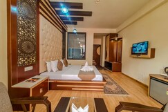 Hill House | Room & Restaurant