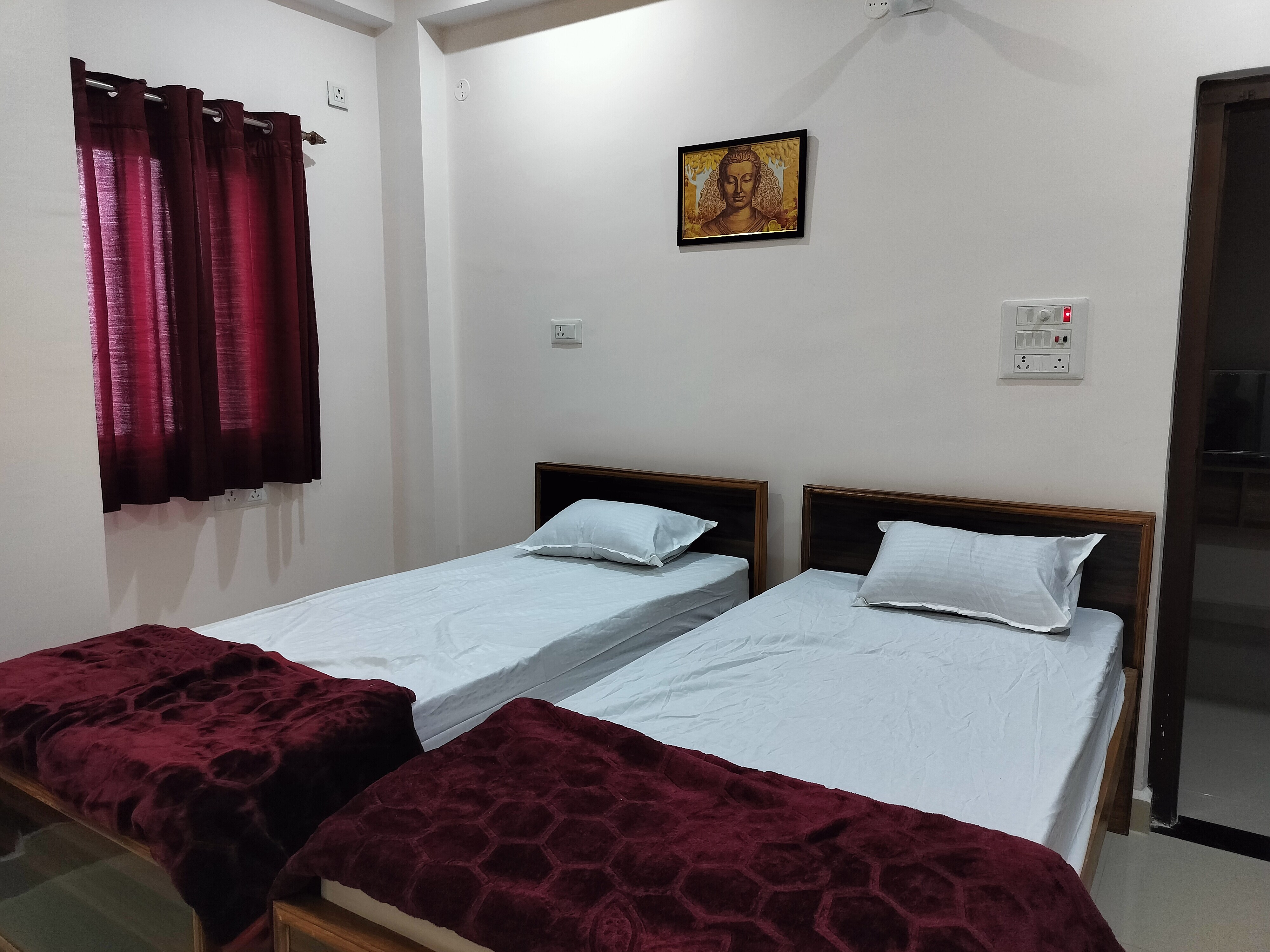 Calm Luxurious Entire One BHK Flat In Bodhgaya 301 - Tap to explore photos