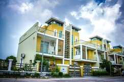 Narain's Homestay | Rooms & Caretaker