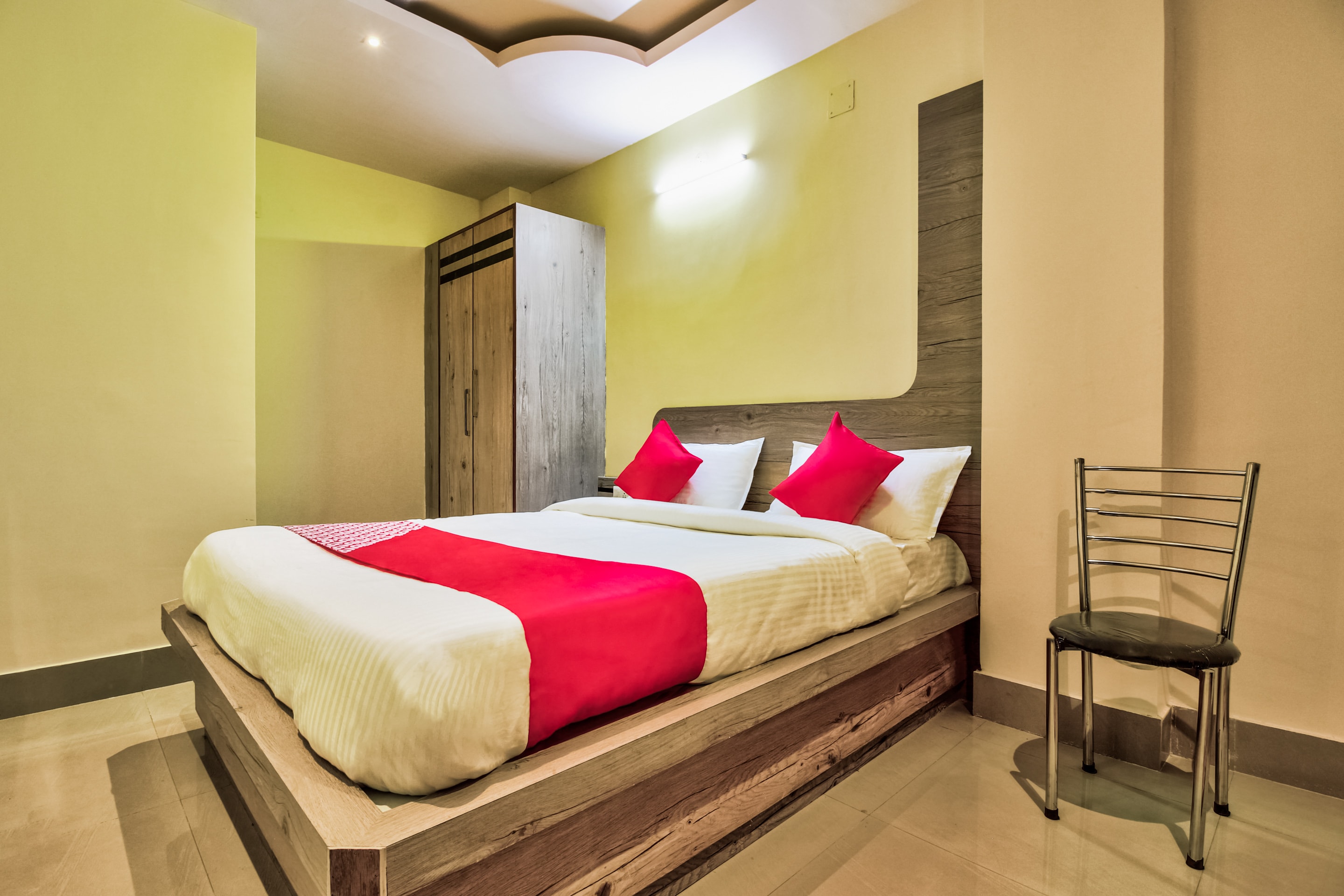 Hotel O Dream Connect Premium - Tap to explore photos