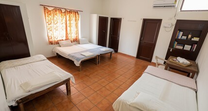 Omji Ashram - Maa Anandmayi Room Type - Deluxe Family Room