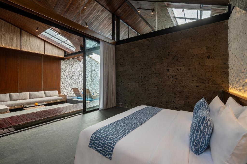 Khaya Luxury Villas Nusa Dua - Tap to explore photos