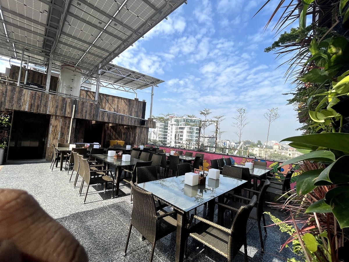 Morvee Hotels Alipore - Tap to explore photos