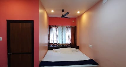 Hotel G.R.Inn Room Type - Economy Deluxe NON AC Room Hotel G.R.Inn Room Type - Economy Deluxe NON AC Room